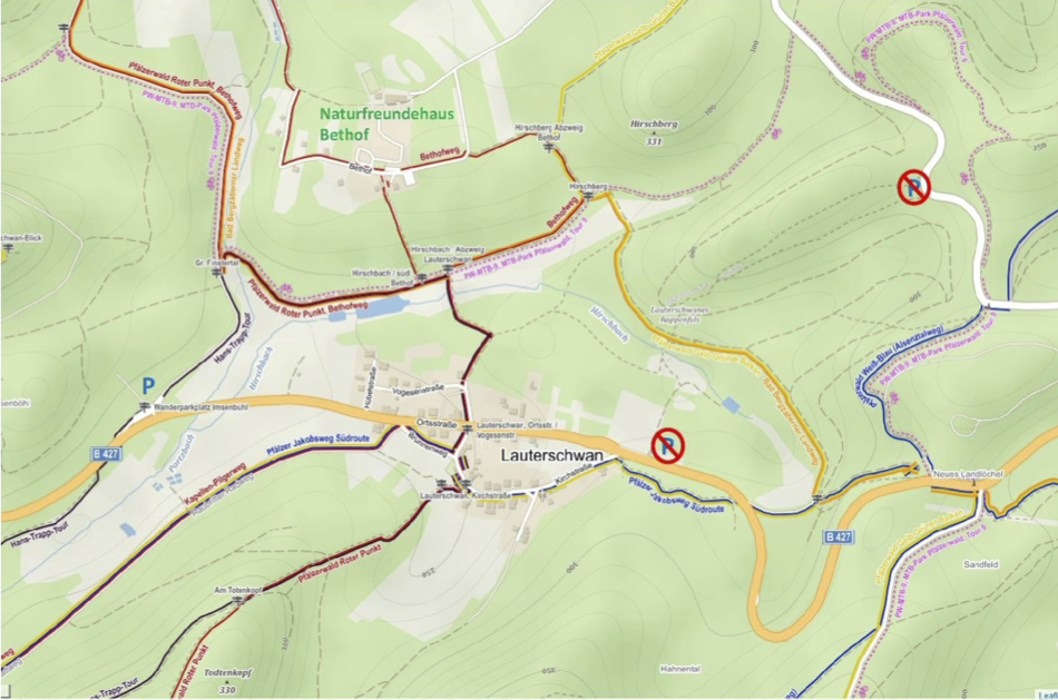 Der inoffizielle "alte" Parkplatz ist gesperrt, der an der Wiese ebenfalls. Offiziell ist jetzt der Wanderparkplatz ausgewiesen. Der inoffizielle "alte" Parkplatz ist gesperrt, der an der Wiese ebenfalls. Offiziell ist jetzt der Wanderparkplatz ausgewiesen.
